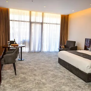 君主酒店 **** 巴统